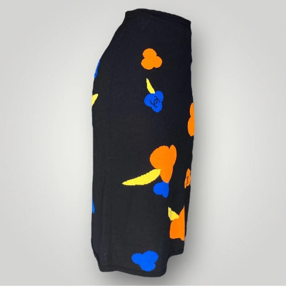 Chanel Vintage Y2K Pencil Skirt 🍊